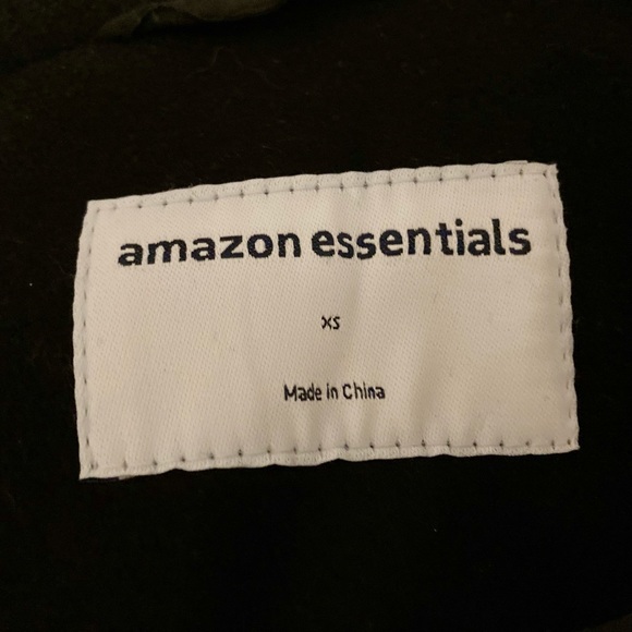 Amazon Essentials Women's Oversized Plush Button-Front Coat - black - Picture 4 of 5